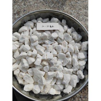 白色水磨石地坪骨料膠粘石路面白色碎石1*1.5公分雪花白石子