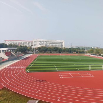 廣元籃球場施工_德陽塑膠跑道施工_攀枝花足球場設計安裝