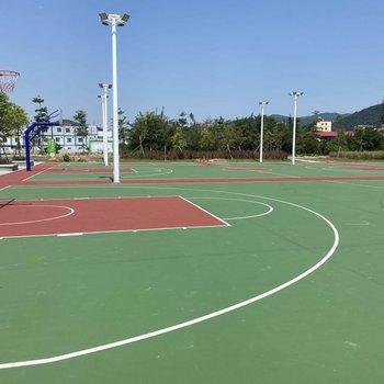 漳州塑膠跑道施工_泉州足球場施工_南平籃球場地坪