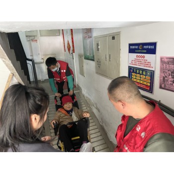 北京潤興私人救護車出租患者出院返鄉服務車型豐富可選擇