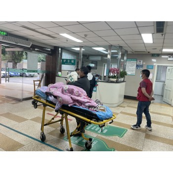 深圳潤興轉運型救護車租賃轉運患者服務中心