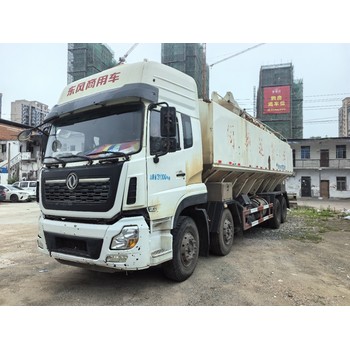 二手后八散裝飼料車(chē)轉讓