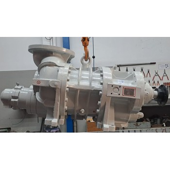 石油化工MYCOM日本前川250VLD螺桿壓縮機維修保養機頭大修