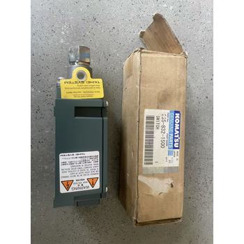 小松GD825A-2E0平地機(jī)壓力開關(guān)235-832-1500