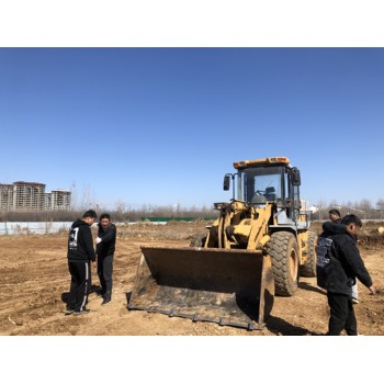 鏟車培訓(xùn)電焊培訓(xùn)電工培訓(xùn)學(xué)挖掘機電焊工培訓(xùn)學(xué)鉤機培訓(xùn)駿大