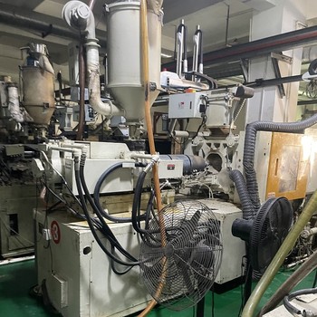 東莞松山湖伺服注塑機(jī)回收終端渠道，大量注塑機(jī)回收