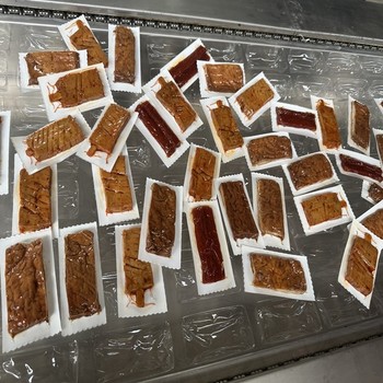 二手拉伸膜真空包裝機(jī)豆干