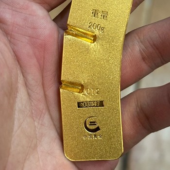 奉賢區(qū)柘林鎮(zhèn)黃金飾品回收價(jià)格-上?；厥拯S金的工廠