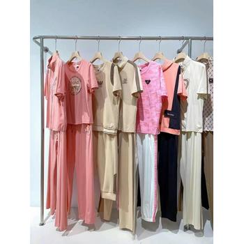 盛依服飾精選依泰25年夏季品牌運(yùn)動(dòng)套裝一手女裝批發(fā)貨源