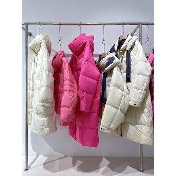 武漢盛依服飾精選沐珂25年冬季品牌羽絨服一手女裝批發(fā)貨源