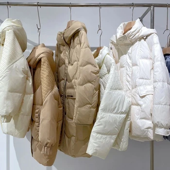 武漢盛依服飾精選婭格國際25年冬季組合羽絨服