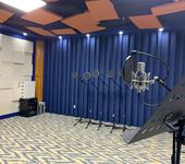 多媒體中心、校園電視臺(tái)、流行音樂(lè)教室、演播室