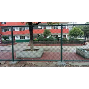昆明體育場圍網廠家球場勾花網籃浸塑勾花網籃球場圍網
