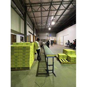 澳大利亞招工+叉車司機，包裝工+出國勞務+包吃包住上五休二