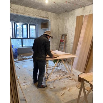 新西蘭招工建筑木工出國勞務(wù)包吃包住上五休二