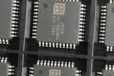 ICL7106CM44ICL7107CM44QFP44工業(yè)級集成電路ICAD轉(zhuǎn)換器