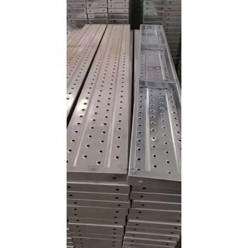 帶孔壓瓦式鋼跳板在工地施工中用途有哪些