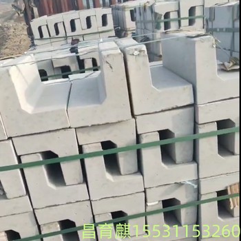 昌育麒瀘州擋砟塊水泥標(biāo)志樁現(xiàn)貨廠家