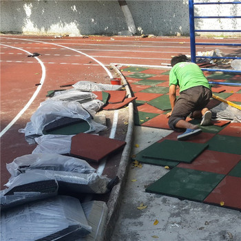 邢臺公園橡膠地墊環保橡膠地墊可拼裝橡膠地磚