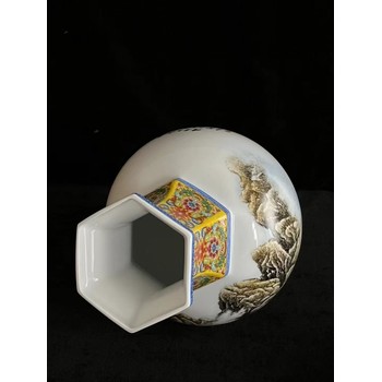 張松茂徐亞鳳聯(lián)袂創(chuàng)作《福滿中華琺瑯彩大師尊》