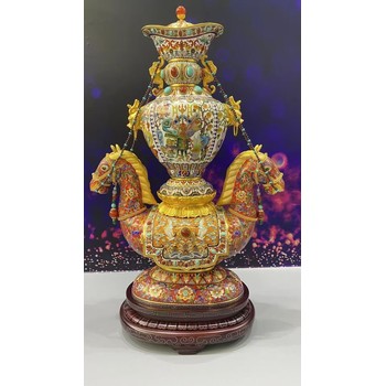 張同祿大師精心設(shè)計(jì)的景泰藍(lán)作品《馬上平安》規(guī)格尺寸，圖案寓意
