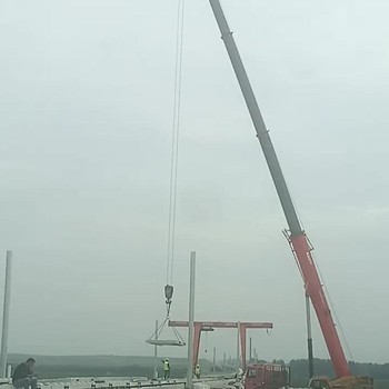 煙臺(tái)市大型吊車租賃_8噸叉車出租_22米升降車租賃