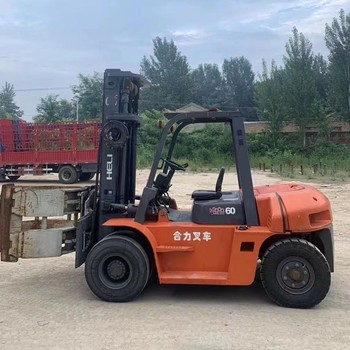 衡陽吊車租賃_3.5噸叉車出租_22米升降車租賃