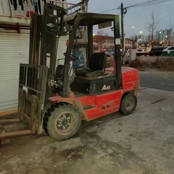 撫州臨川區(qū)吊車出租電話撫州臨川區(qū)高空作業(yè)車租賃蜘蛛車出租