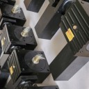 絲桿升降機電動手搖多臺聯(lián)動同步螺旋梯形螺桿提升器圣曼德SJA5