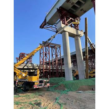 北京旭日揚帆海淀電動升降機出租-履帶式剪叉升降機出租-本地，真實，有效