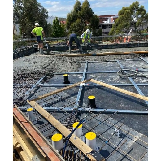 澳大利亞建筑木工合法工簽包吃包住工資月結