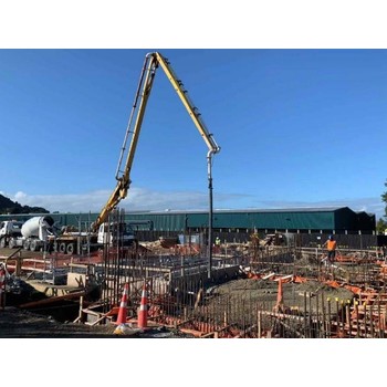 香港建筑業包吃包住正規工簽工資月結做六休一