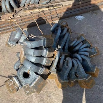 破碎機(jī)配件鍛打錘頭制砂機(jī)合金錘頭雙液耐磨錘頭