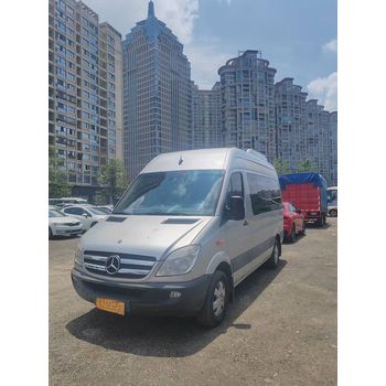 2014年6月上牌同款多臺(tái)14座豪華版奔馳凌特中型商務(wù)車