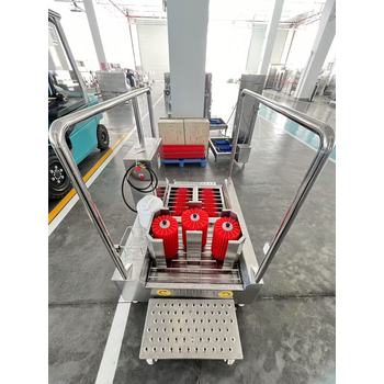 食品廠噴淋洗靴機多功能自動洗鞋機自掃式節(jié)能擦靴機