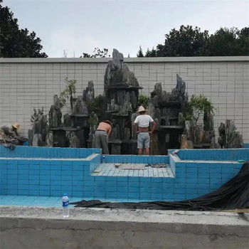 北京延慶水泥假山公司學(xué)校假山現(xiàn)場(chǎng)施工