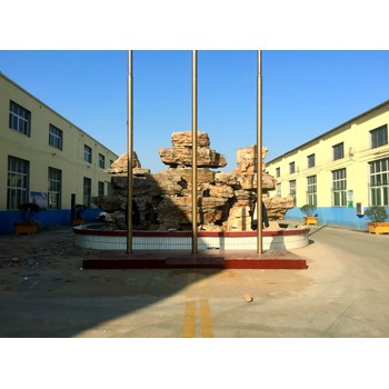 內(nèi)蒙古烏蘭察布水泥假山公司學校假山現(xiàn)場施工
