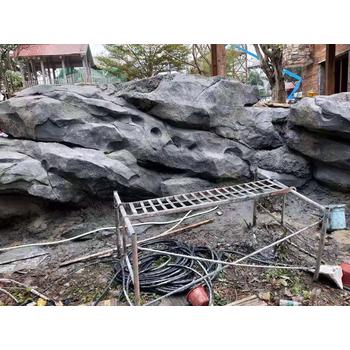 北京房山斧劈石假山安裝公園假山駁岸施工