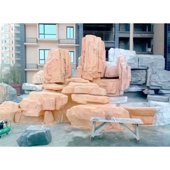 河南開封風(fēng)景區(qū)假山制作上水石假山