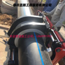 PE管施工團(tuán)隊(duì)操作熱熔對(duì)接防滲漏工藝強(qiáng)管道安裝工程