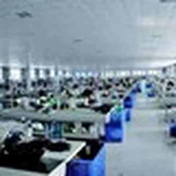 意大利服裝廠誠(chéng)聘樣板師質(zhì)檢流水線縫紉工年薪42萬(wàn)人民幣