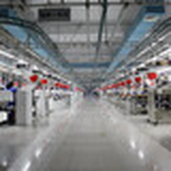 意大利服裝廠誠(chéng)聘樣板師質(zhì)檢流水線縫紉工年薪42萬(wàn)人民幣