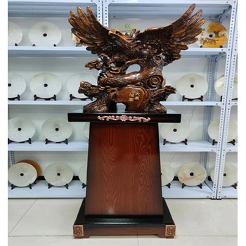 廣州開業(yè)擺件商務禮品供應廠商現(xiàn)貨開張賀禮落地老鷹擺件