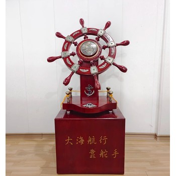 廣州現(xiàn)貨供應木質舵手落地擺件公司工廠開張喬遷賀禮定做