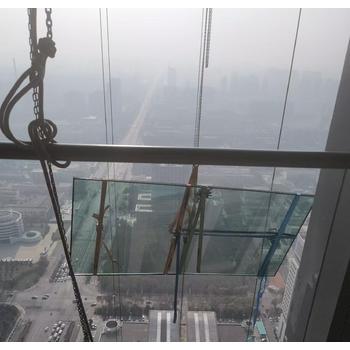 成都大廈玻璃幕墻安裝工程盛大啟航
