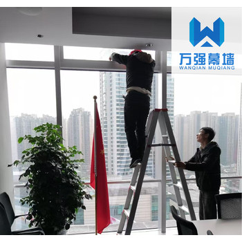 四川萬強(qiáng)：成都高空幕墻玻璃的維護(hù)者