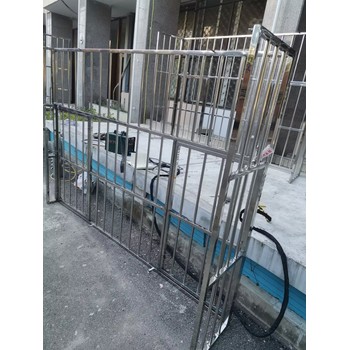 北京西城定制斷橋鋁門窗安裝小區陽臺防盜窗不銹鋼護欄