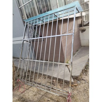 北京昌平北七家陽(yáng)臺(tái)定做防盜窗防盜門安裝小區(qū)圍欄