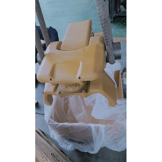 供應(yīng)新款礦山小松推土機(jī)D155AX-5轉(zhuǎn)向架17A-30-00051原裝原廠配件