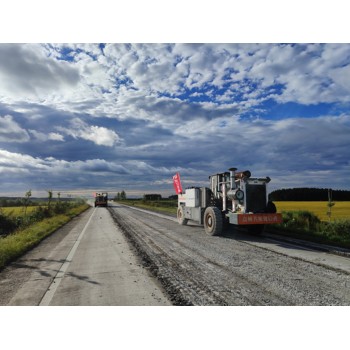 四川省公路養(yǎng)護(hù)“白改黑”碎石化施工工藝